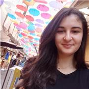 Bonjour, ayant effectué une classe préparatoire économique je pourrais vous enseigner différentes matières telles que les langues(anglais TOEFL C1, espagnol bon niveau) , l'économie ( je suis actuellement en école de commerce)et la philosophie (16/20 au b